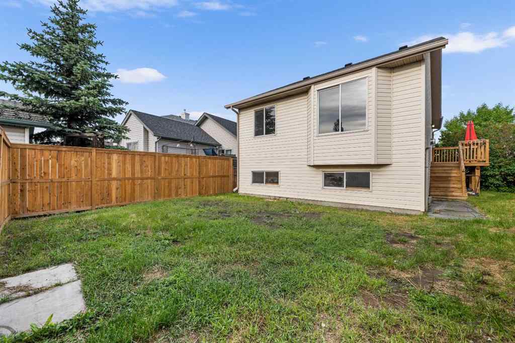 MLS® A2235004 - 7136 Laguna Way NE in Monterey Park Calgary, Residential