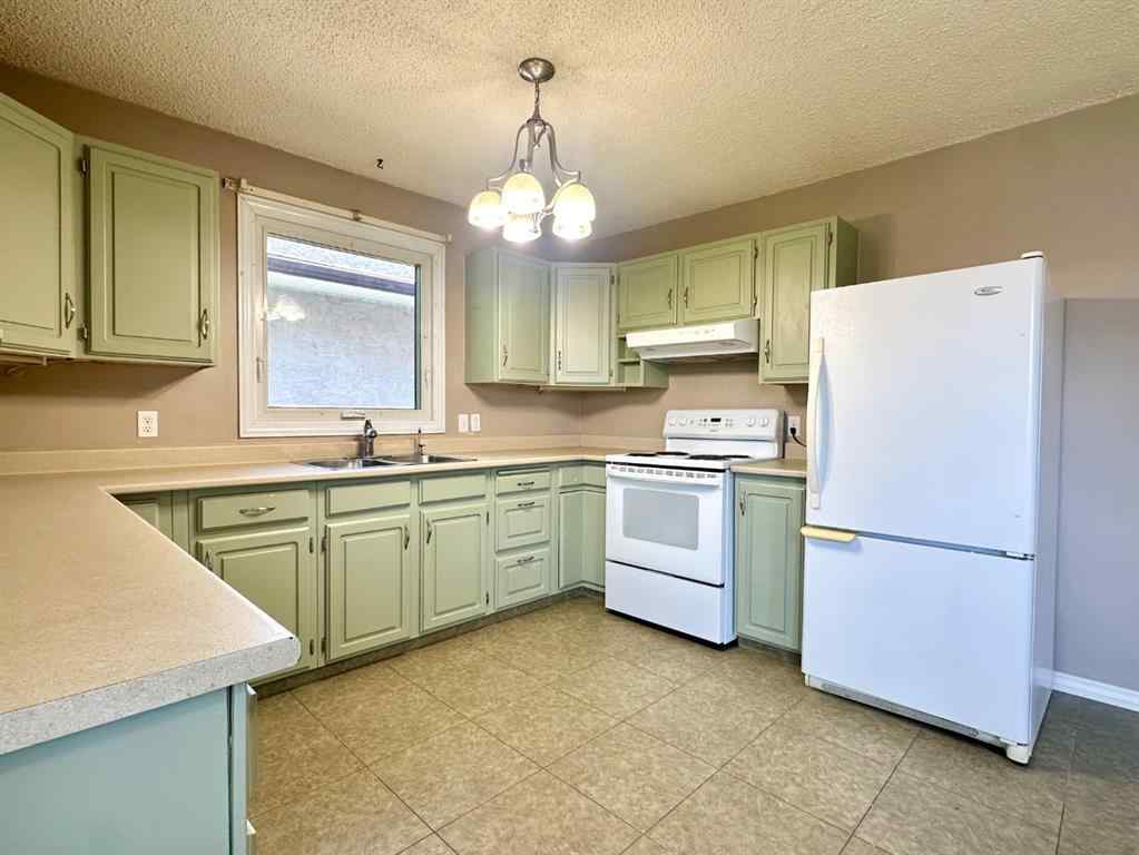 MLS® A2235016 - 5508 47 Street  in NONE Whitecourt, Residential