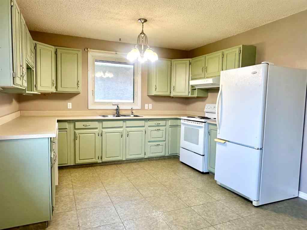 MLS® A2235016 - 5508 47 Street  in NONE Whitecourt, Residential