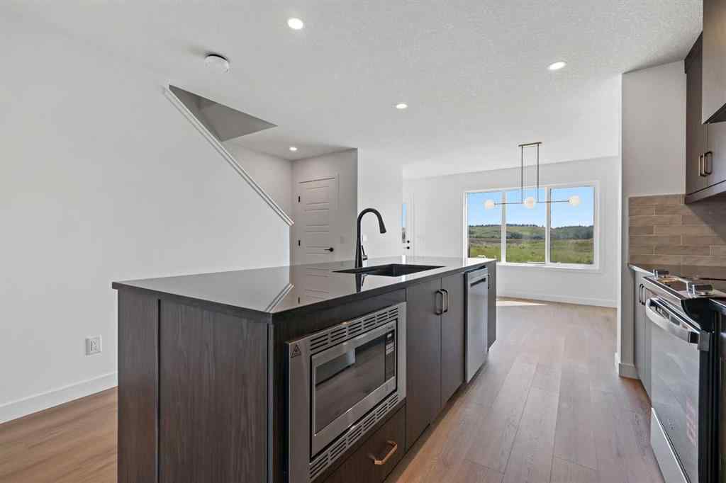 MLS® A2235022 - 914 Wolf Willow Boulevard SE in Wolf Willow Calgary, Residential
