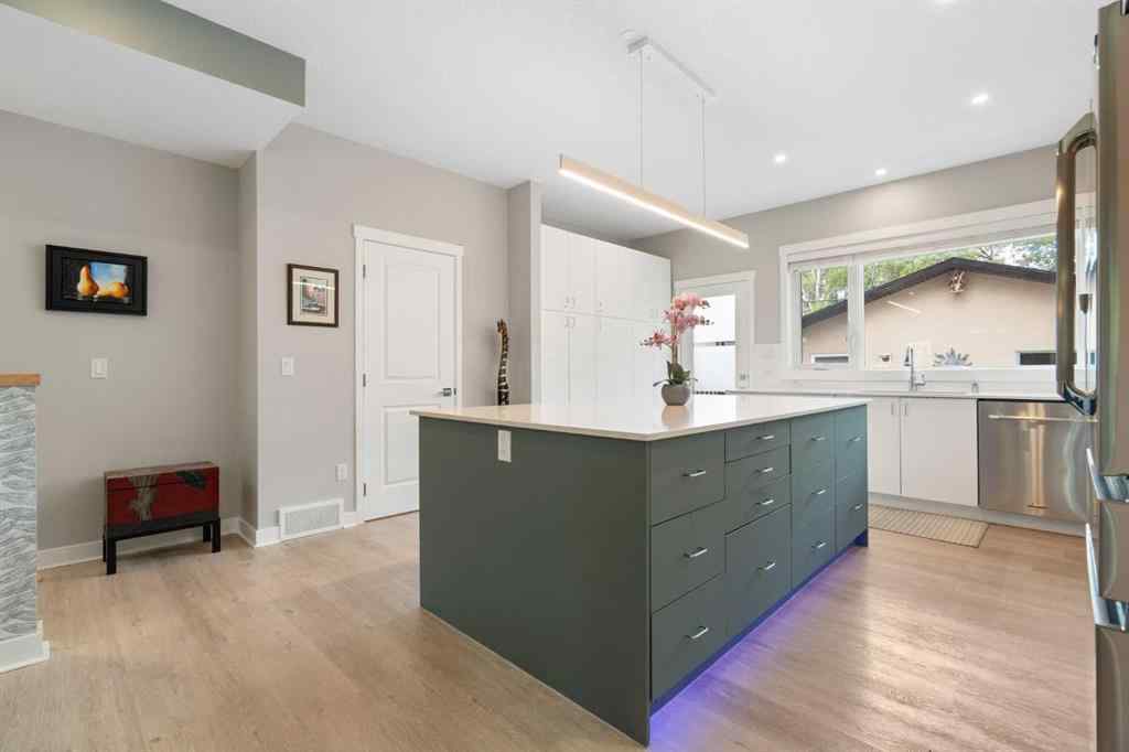 MLS® A2235027 - 2739 Cochrane Road NW in Banff Trail Calgary, Residential