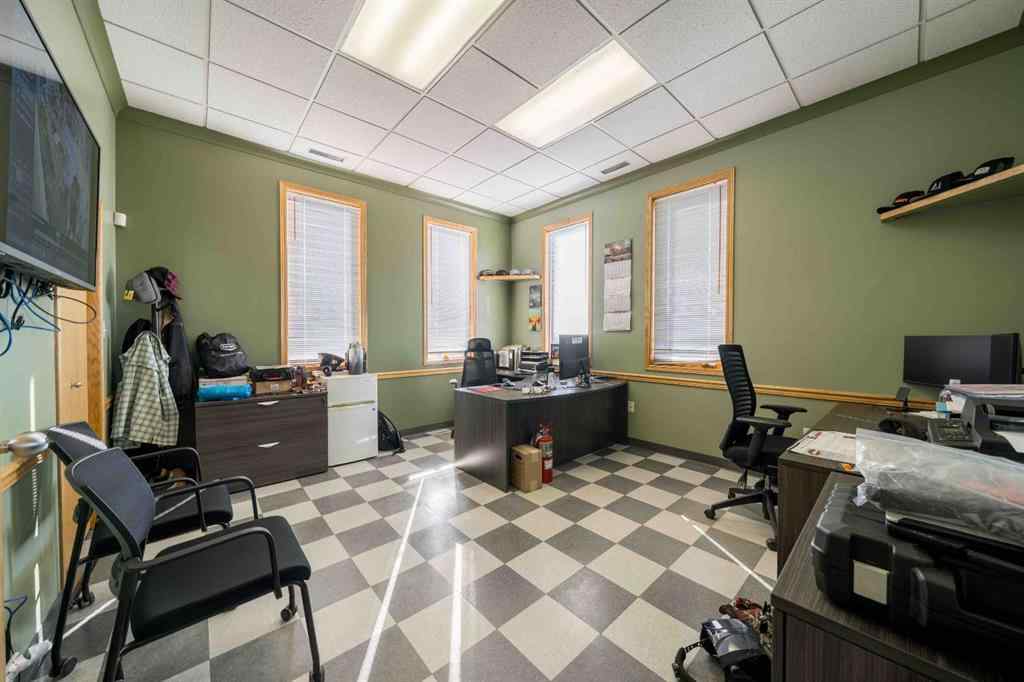 MLS® A2235039 - 150 Saskatchewan Drive NE in Redcliff Industrial Redcliff, Commercial