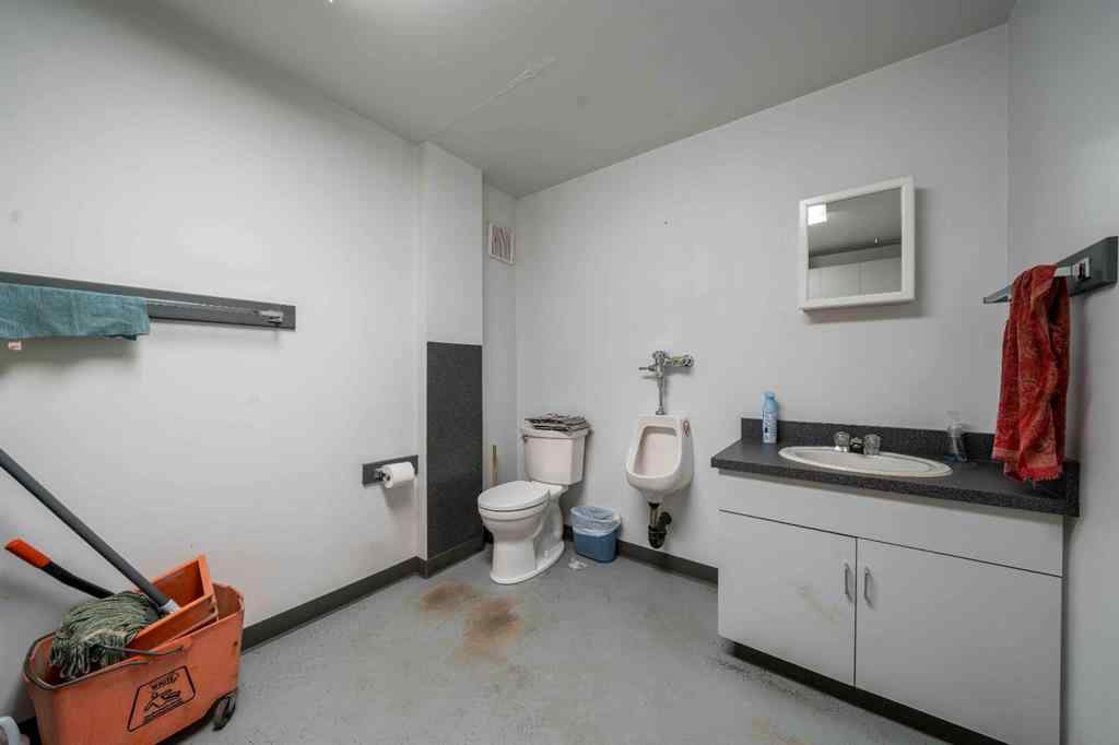 MLS® A2235039 - 150 Saskatchewan Drive NE in Redcliff Industrial Redcliff, Commercial