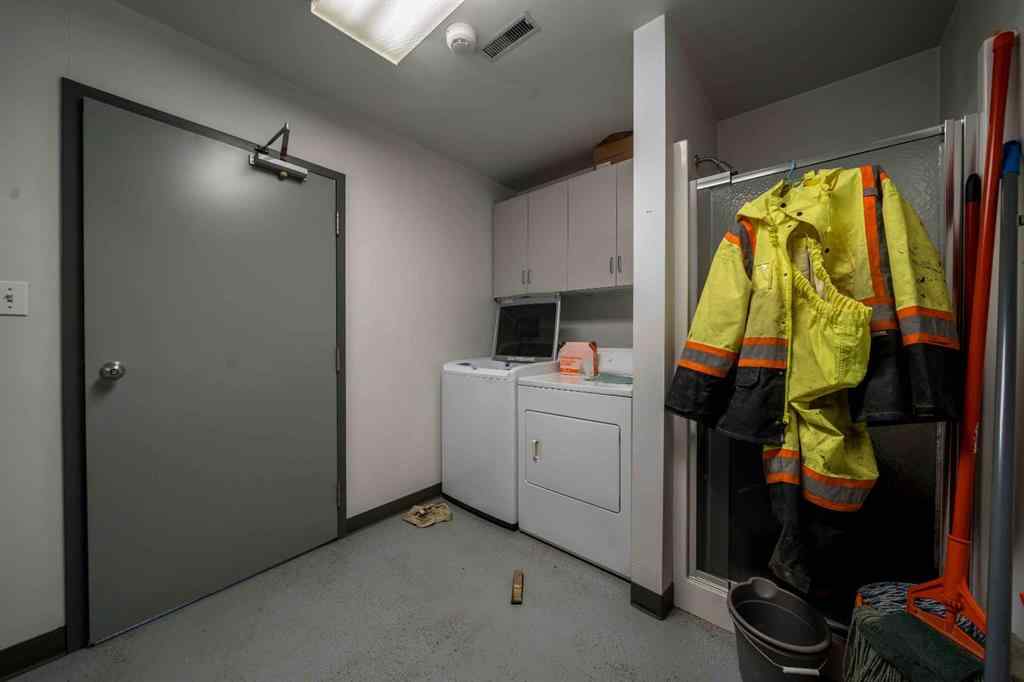 MLS® A2235039 - 150 Saskatchewan Drive NE in Redcliff Industrial Redcliff, Commercial