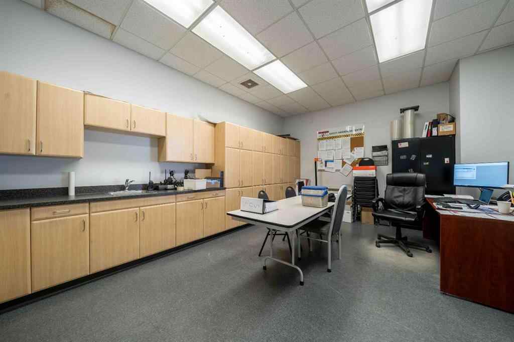 MLS® A2235039 - 150 Saskatchewan Drive NE in Redcliff Industrial Redcliff, Commercial