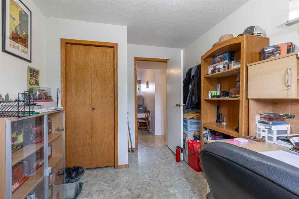 MLS® A2235049 - 2705 32A Avenue S in West Mayor Magrath Dr Lethbridge, Residential