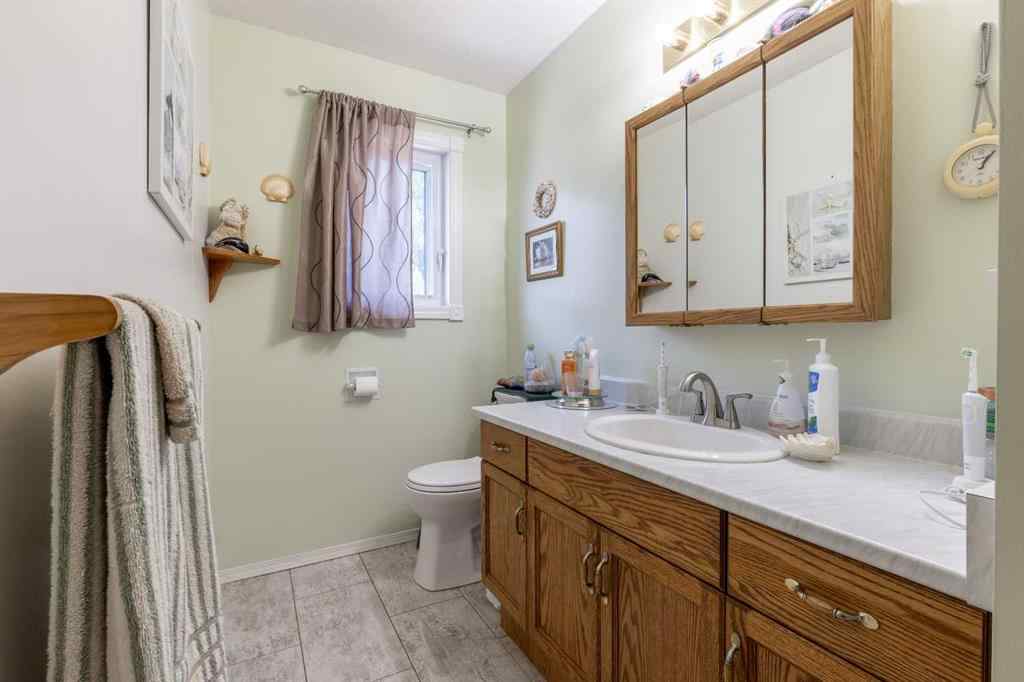 MLS® A2235049 - 2705 32A Avenue S in West Mayor Magrath Dr Lethbridge, Residential