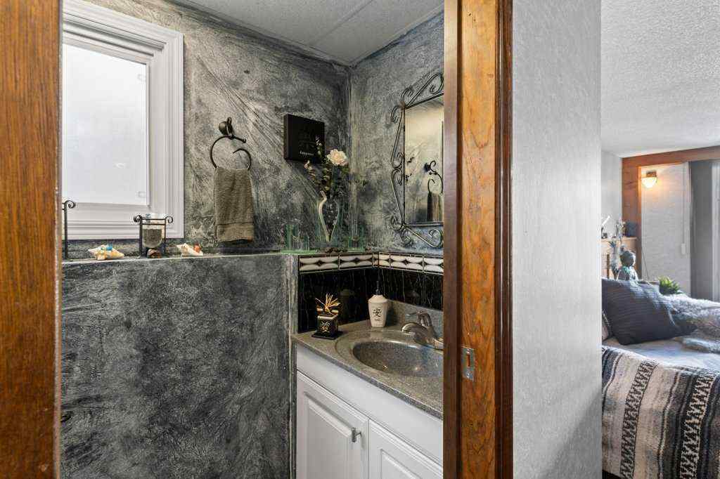 MLS® A2235053 - 40 Beacham Rise NW in Beddington Heights Calgary, Residential