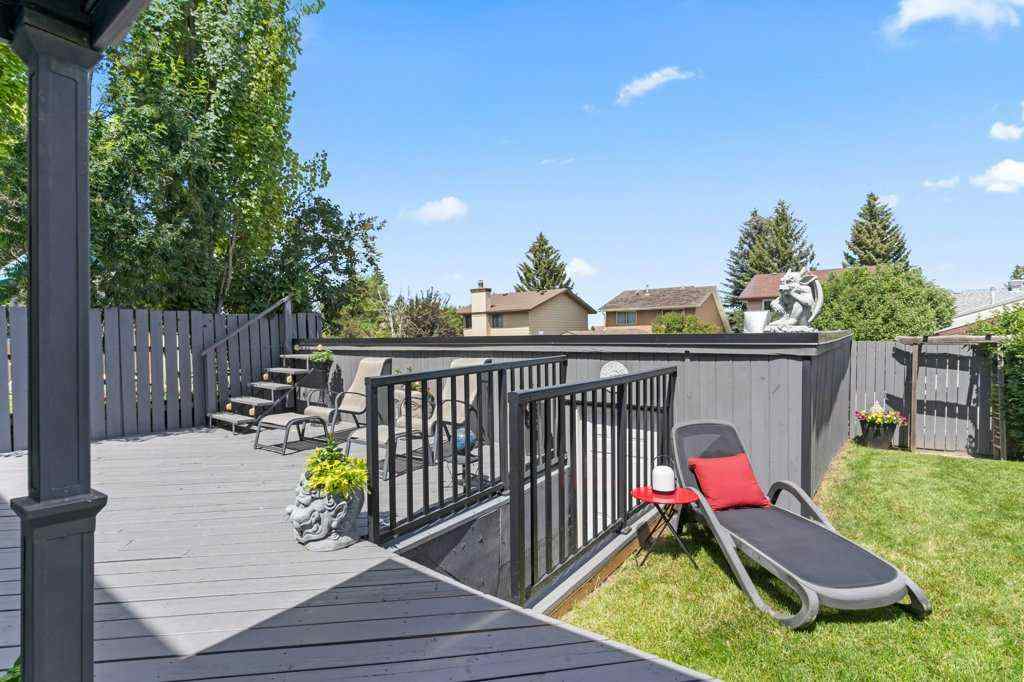 MLS® A2235053 - 40 Beacham Rise NW in Beddington Heights Calgary, Residential