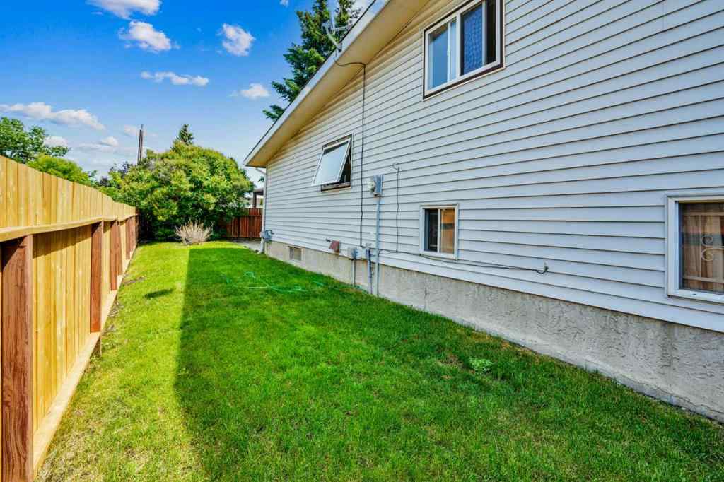 MLS® A2235061 - 344 Templeside Circle NE in Temple Calgary, Residential