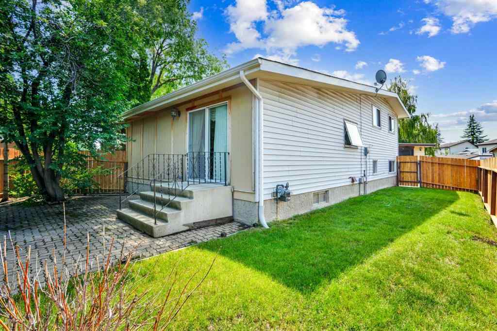 MLS® A2235061 - 344 Templeside Circle NE in Temple Calgary, Residential