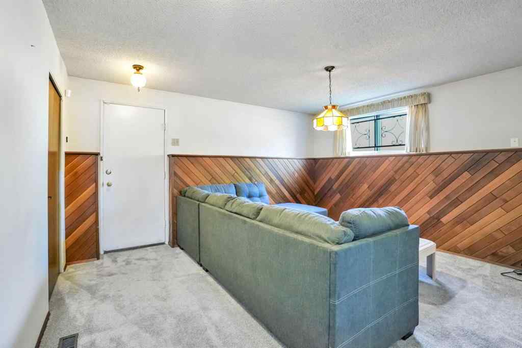 MLS® A2235061 - 344 Templeside Circle NE in Temple Calgary, Residential