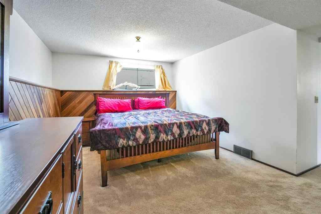 MLS® A2235061 - 344 Templeside Circle NE in Temple Calgary, Residential