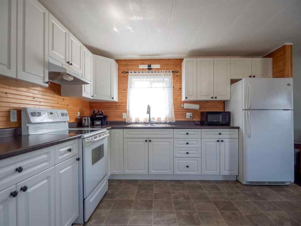 MLS® A2235066 - 129 Grey Crescent  in Gregoire Park Fort McMurray, Residential