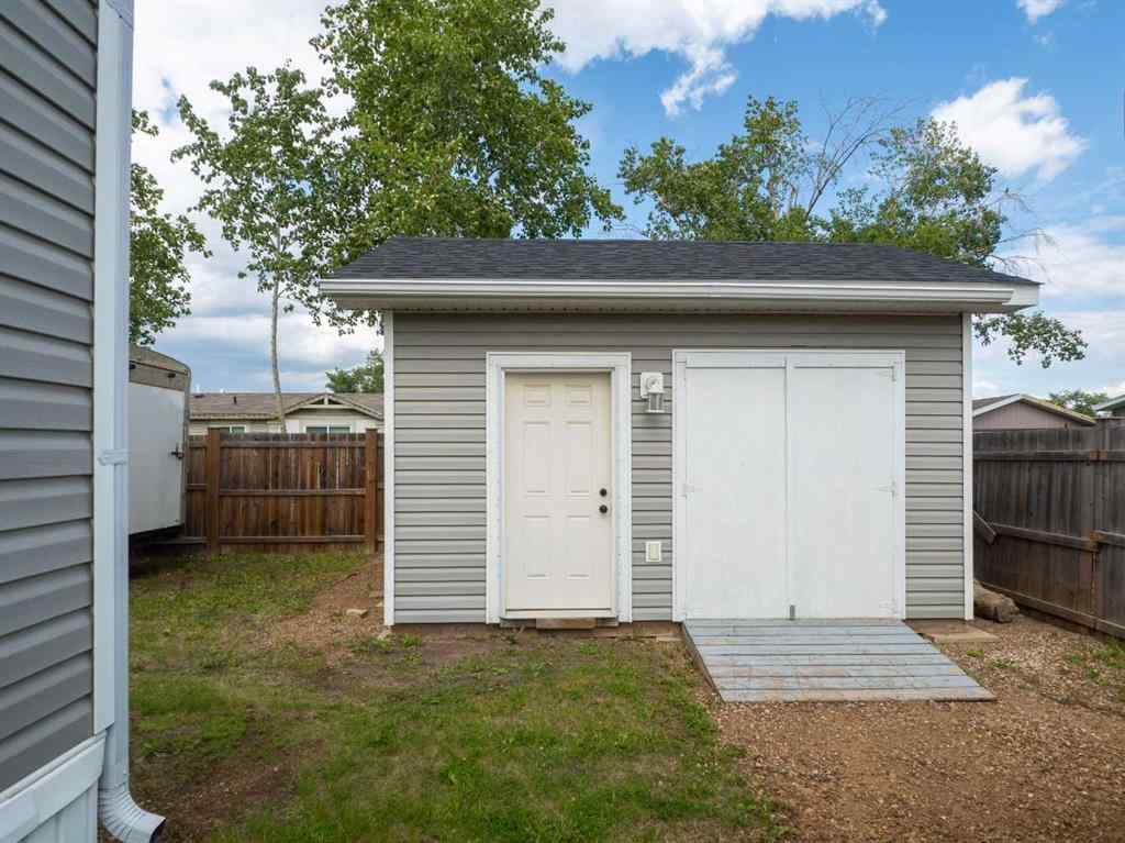 MLS® A2235066 - 129 Grey Crescent  in Gregoire Park Fort McMurray, Residential
