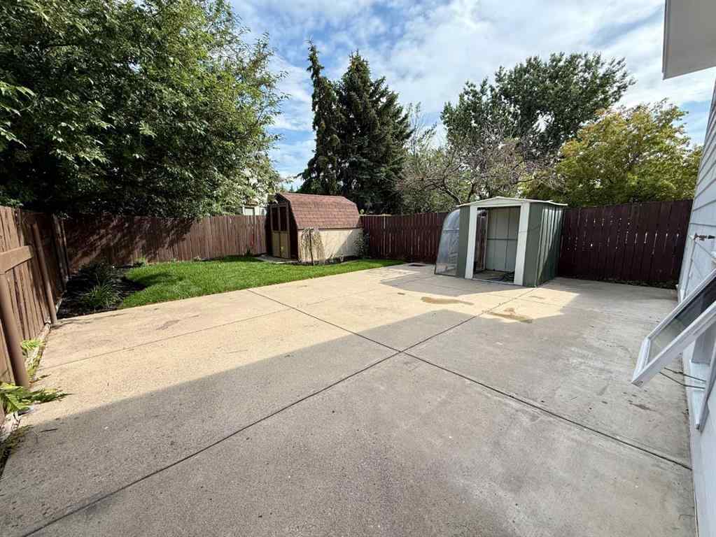 MLS® A2235075 - 113 Cayuga Crescent W in Indian Battle Heights Lethbridge, Residential