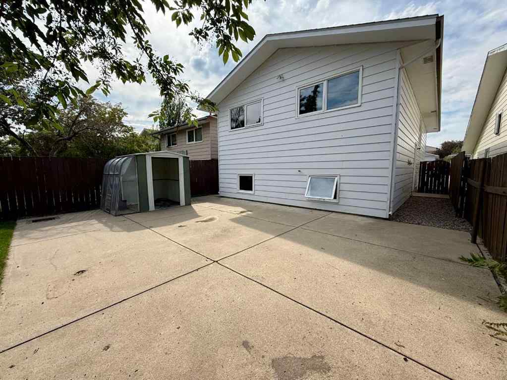 MLS® A2235075 - 113 Cayuga Crescent W in Indian Battle Heights Lethbridge, Residential