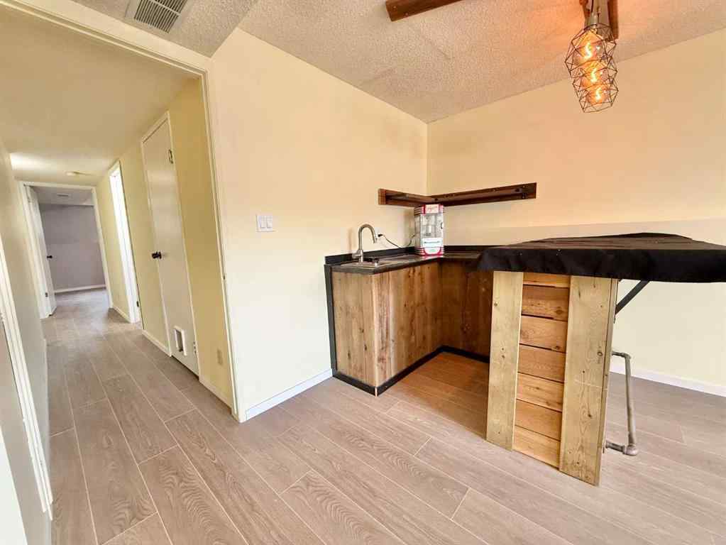 MLS® A2235075 - 113 Cayuga Crescent W in Indian Battle Heights Lethbridge, Residential