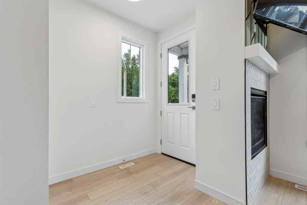 MLS® A2235097 - Unit #1 413 13 Avenue NE in Renfrew Calgary, Residential