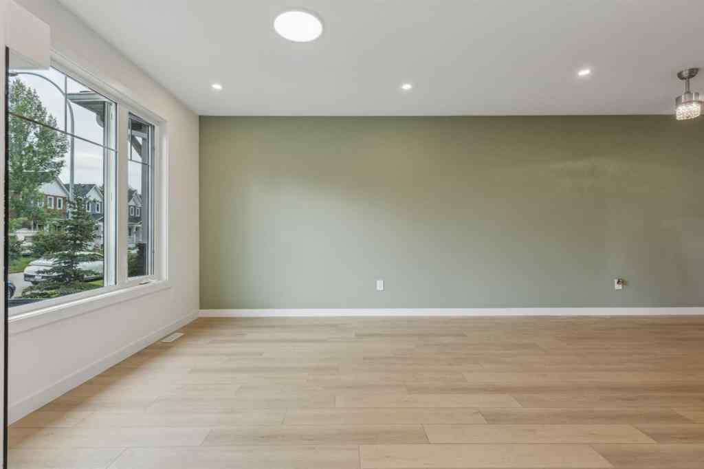 MLS® A2235097 - Unit #1 413 13 Avenue NE in Renfrew Calgary, Residential