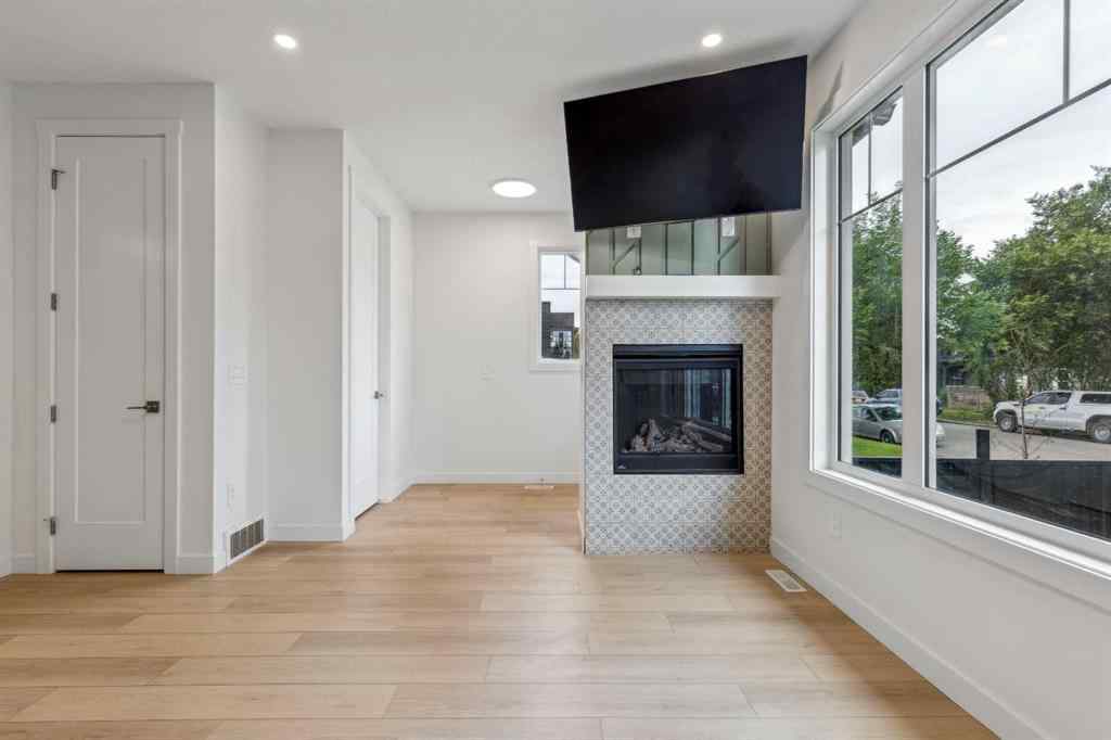 MLS® A2235097 - Unit #1 413 13 Avenue NE in Renfrew Calgary, Residential