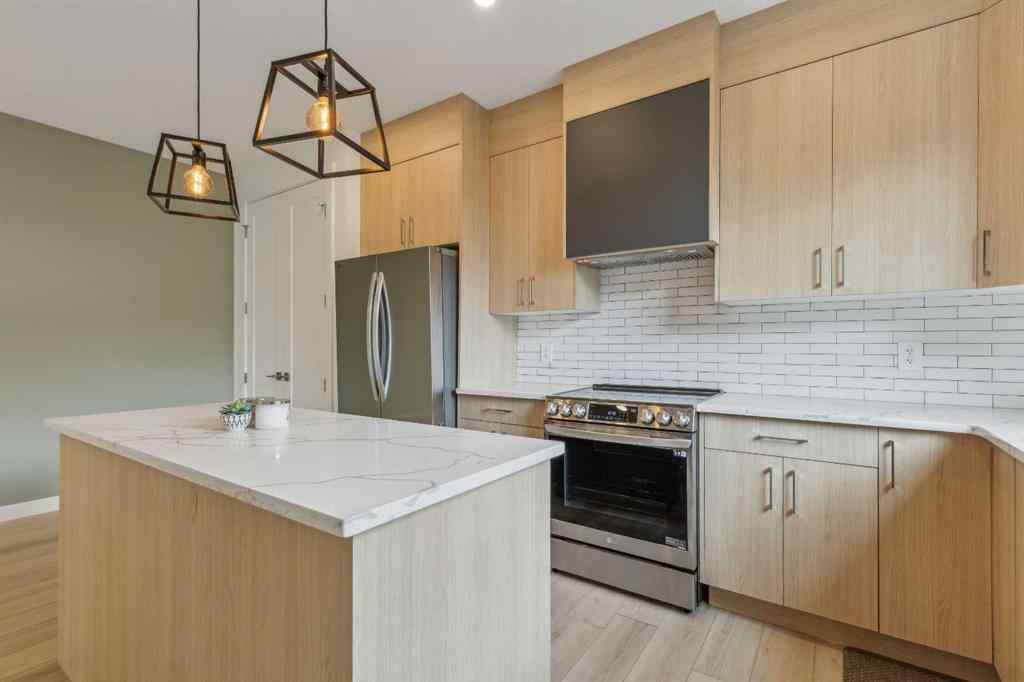 MLS® A2235097 - Unit #1 413 13 Avenue NE in Renfrew Calgary, Residential