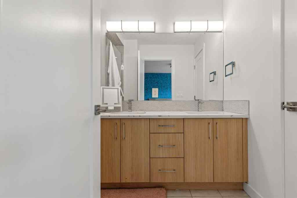 MLS® A2235097 - Unit #1 413 13 Avenue NE in Renfrew Calgary, Residential