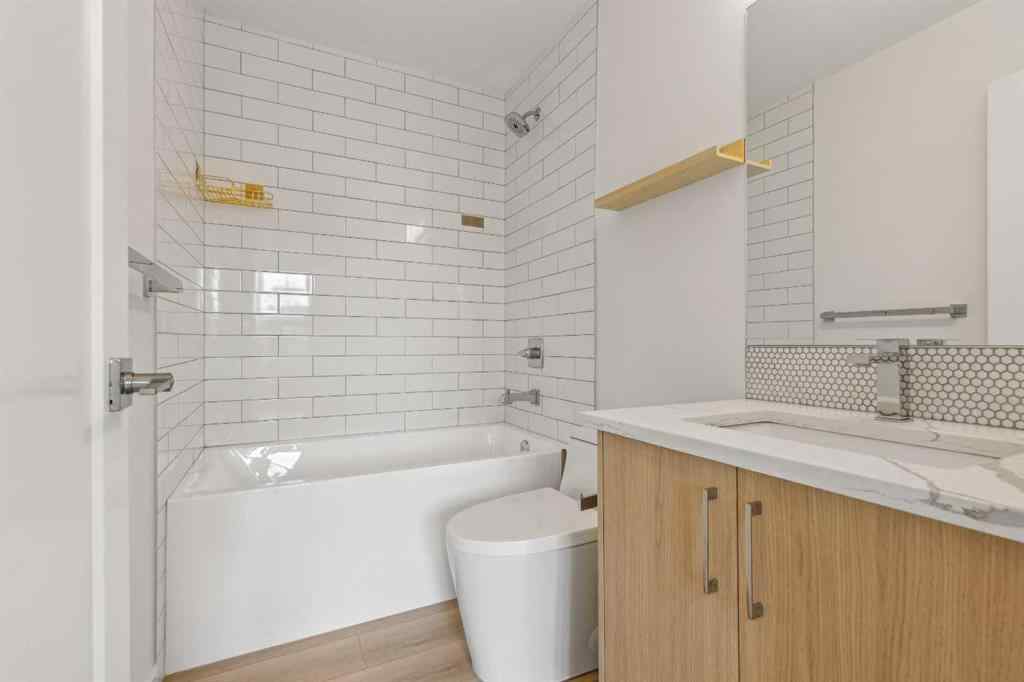 MLS® A2235097 - Unit #1 413 13 Avenue NE in Renfrew Calgary, Residential