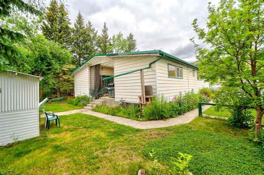 MLS® A2235119 - 8126 20 Avenue  in NONE Coleman, Residential