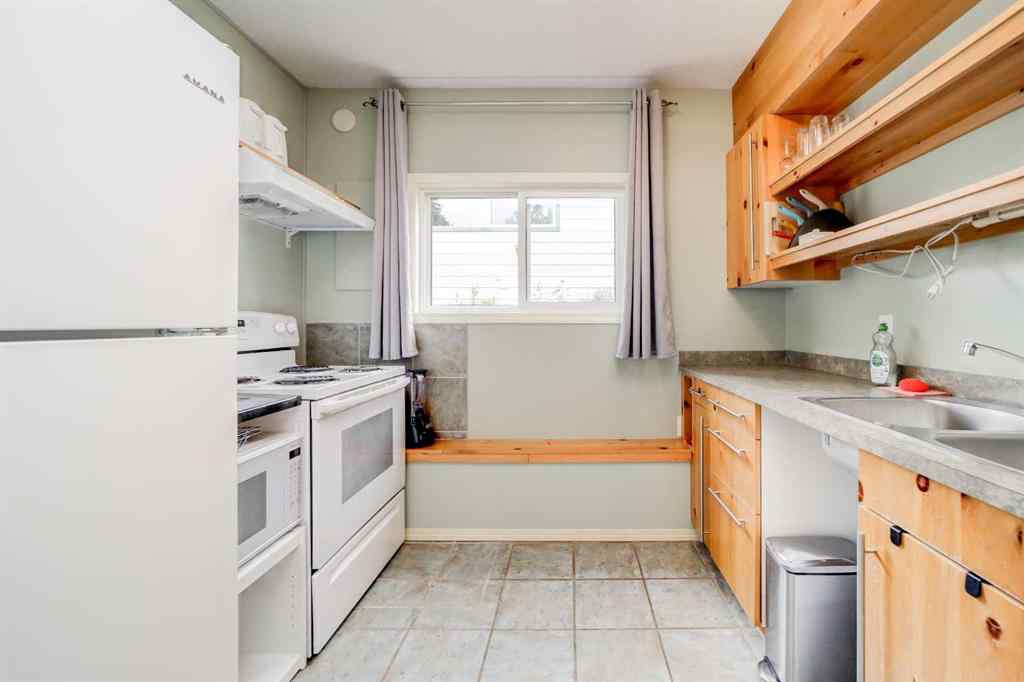 MLS® A2235119 - 8126 20 Avenue  in NONE Coleman, Residential