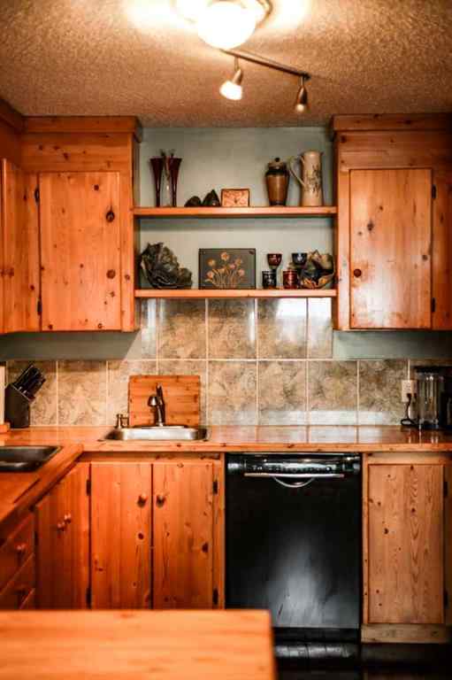 MLS® A2235119 - 8126 20 Avenue  in NONE Coleman, Residential