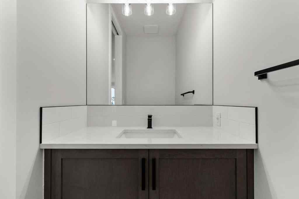 MLS® A2235121 - 315 Kinniburgh Loop  in Kinniburgh South Chestermere, Residential