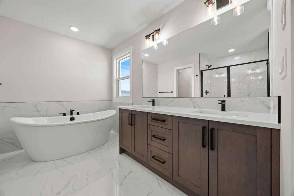 MLS® A2235121 - 315 Kinniburgh Loop  in Kinniburgh South Chestermere, Residential