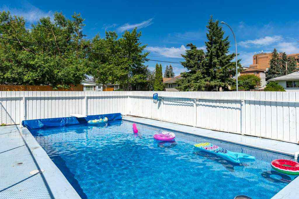 MLS® A2235157 - 235 Allan Crescent SE in Acadia Calgary, Residential