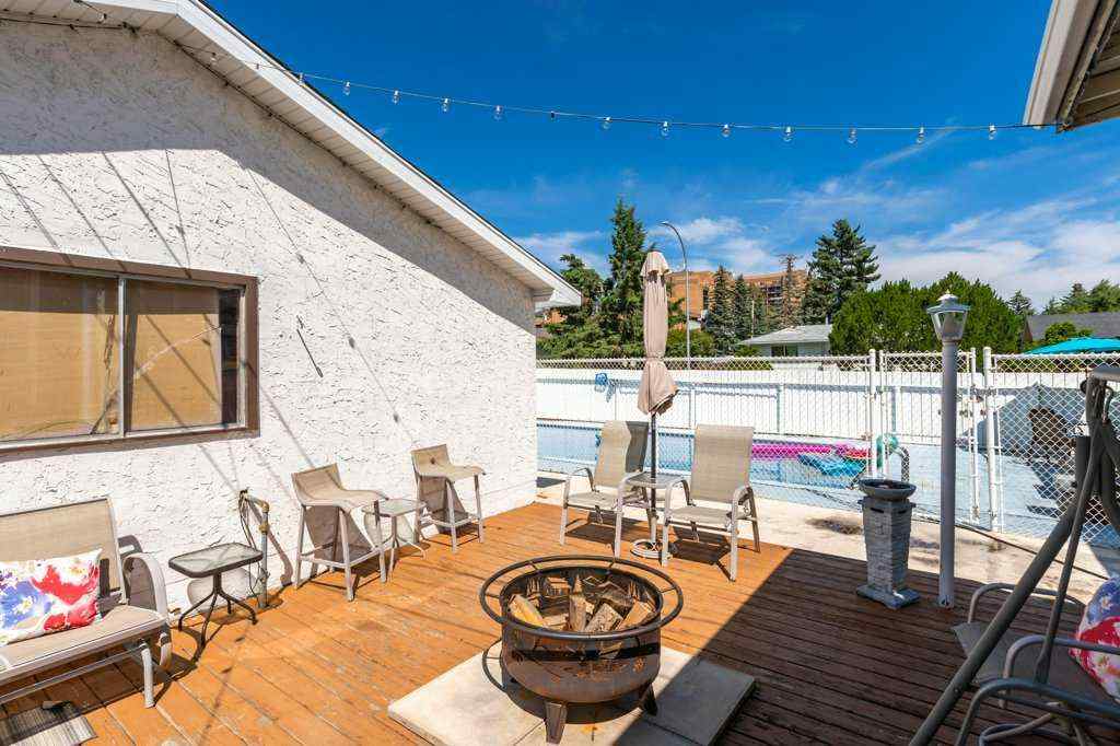 MLS® A2235157 - 235 Allan Crescent SE in Acadia Calgary, Residential