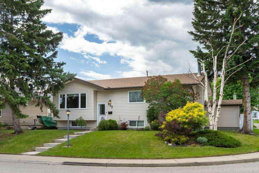 MLS® A2235157 - 235 Allan Crescent SE in Acadia Calgary, Residential