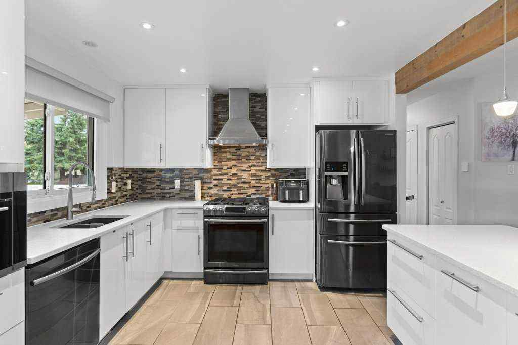 MLS® A2235157 - 235 Allan Crescent SE in Acadia Calgary, Residential