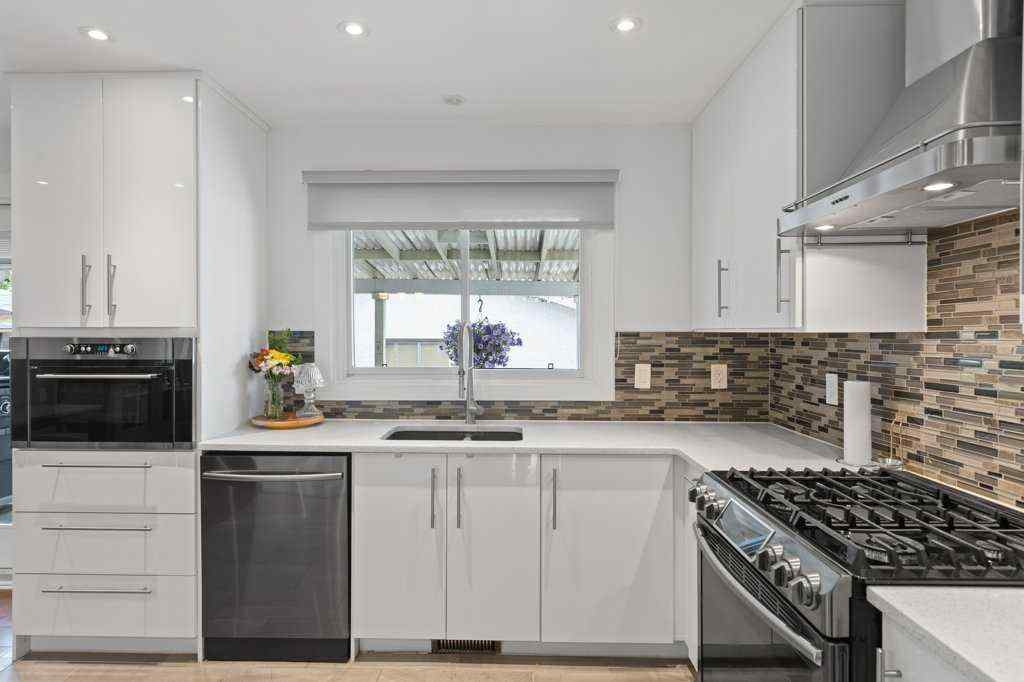 MLS® A2235157 - 235 Allan Crescent SE in Acadia Calgary, Residential