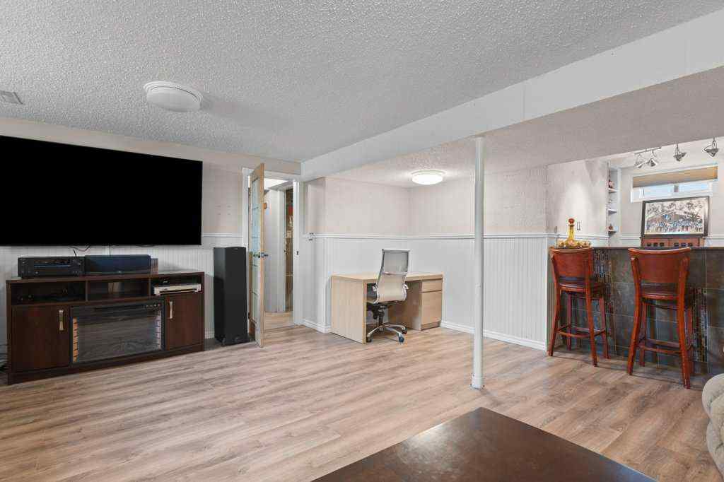 MLS® A2235157 - 235 Allan Crescent SE in Acadia Calgary, Residential