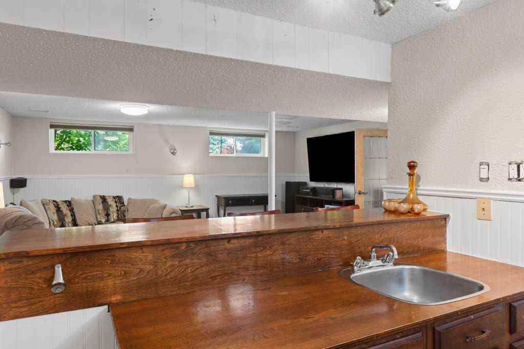 MLS® A2235157 - 235 Allan Crescent SE in Acadia Calgary, Residential