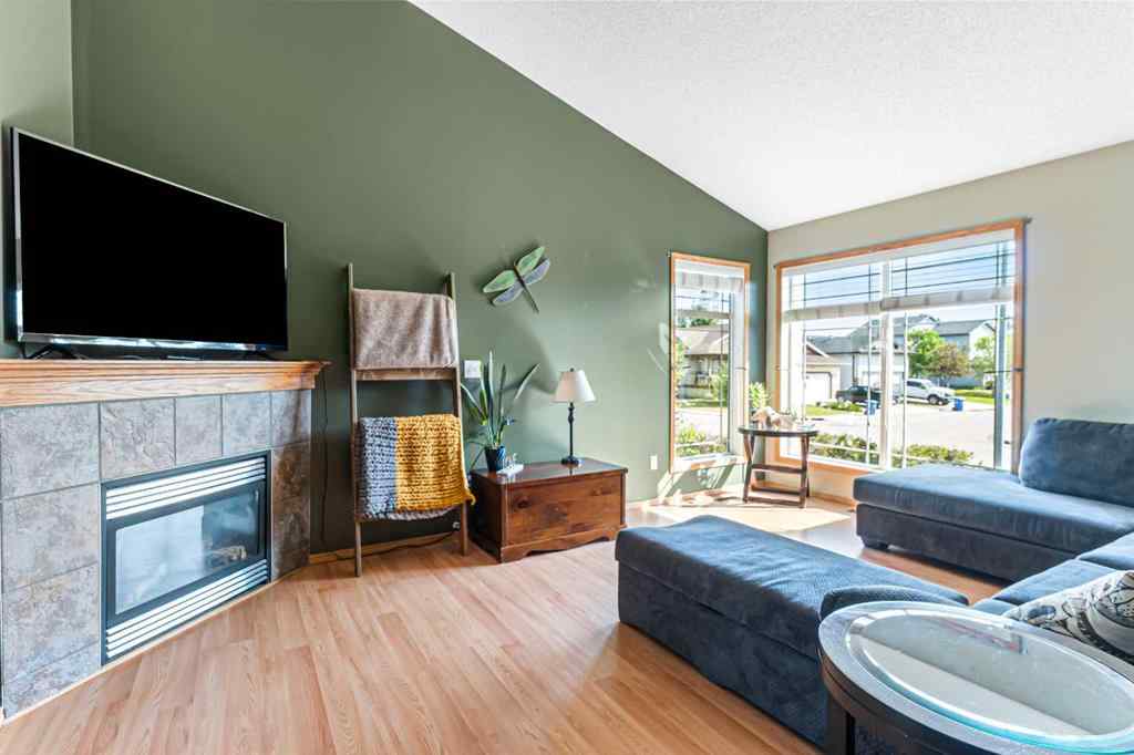 MLS® A2235217 - 424 Sunset Link  in NONE Crossfield, Residential