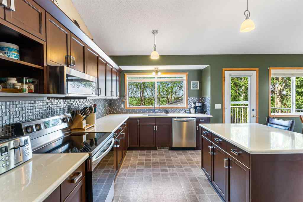 MLS® A2235217 - 424 Sunset Link  in NONE Crossfield, Residential