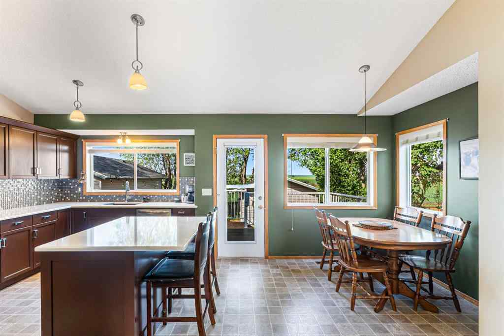 MLS® A2235217 - 424 Sunset Link  in NONE Crossfield, Residential