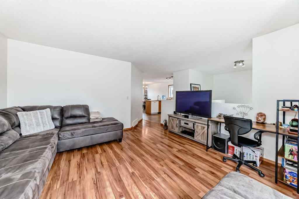MLS® A2235227 - 32 Dynes Street  in Devonshire Red Deer, Residential