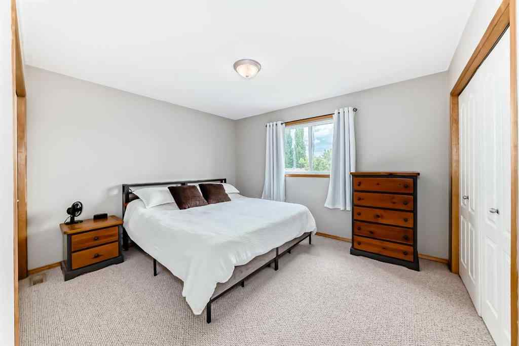 MLS® A2235227 - 32 Dynes Street  in Devonshire Red Deer, Residential