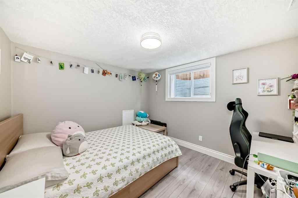 MLS® A2235228 - 2415 9 Avenue NW in West Hillhurst Calgary, Residential