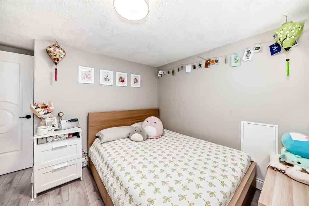 MLS® A2235228 - 2415 9 Avenue NW in West Hillhurst Calgary, Residential
