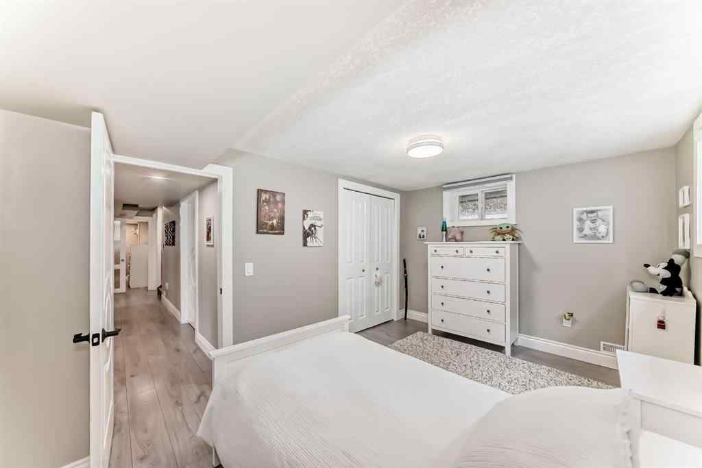 MLS® A2235228 - 2415 9 Avenue NW in West Hillhurst Calgary, Residential