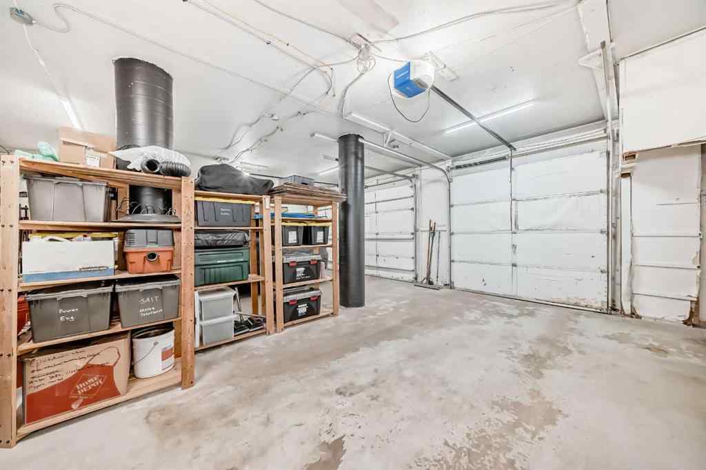 MLS® A2235228 - 2415 9 Avenue NW in West Hillhurst Calgary, Residential