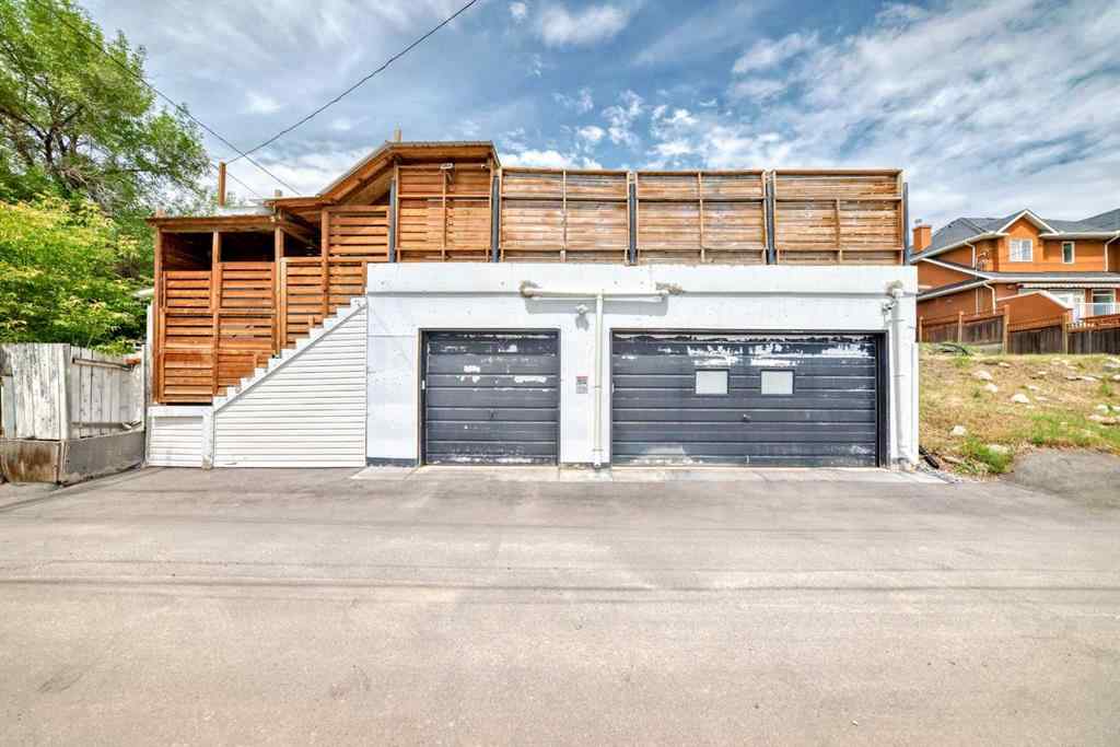MLS® A2235228 - 2415 9 Avenue NW in West Hillhurst Calgary, Residential